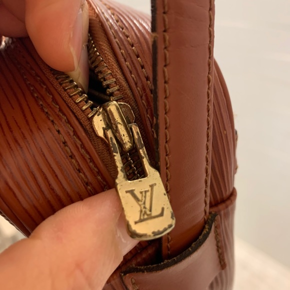 Louis Vuitton Jeune Fille MM Bag - Picture 6 of 11